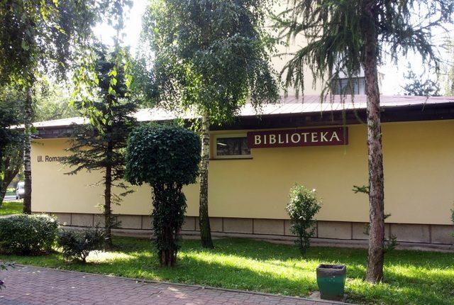 Parterowy budynek biblioteki