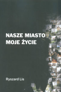 Z prawej strony czarnej okładki fragmenty niewielkich fotografii miasta