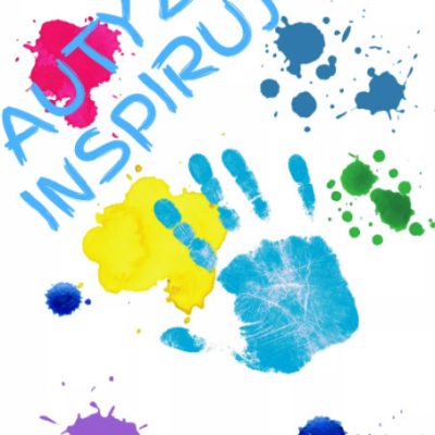 Autyzm inspiruje - na białej kartce kolorowe kleksy farby i odciśnięta dłoń